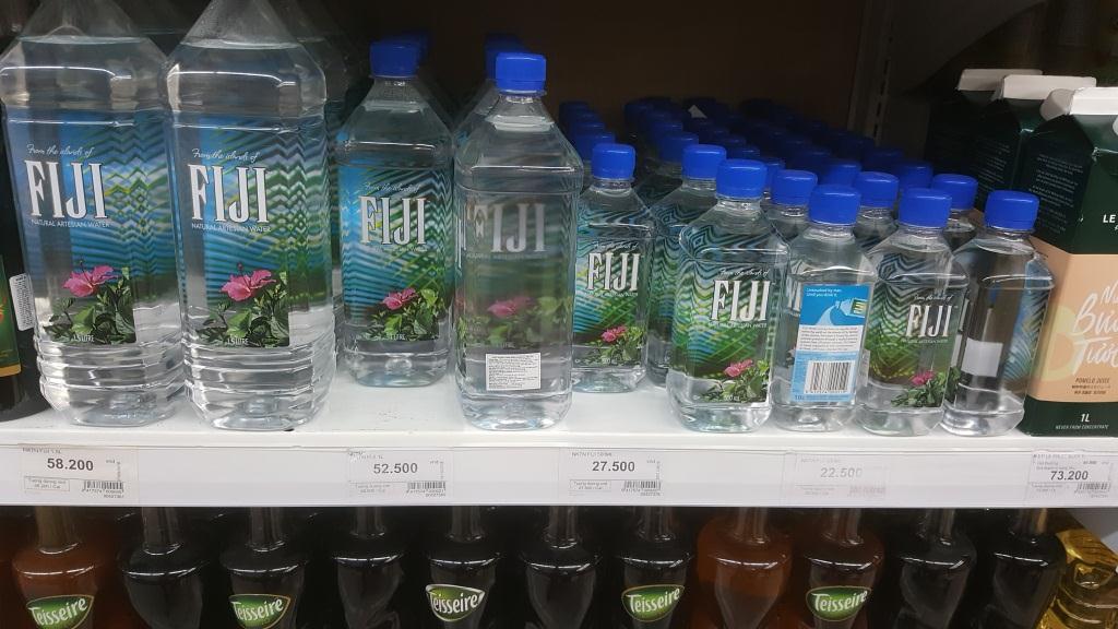 nuoc-uong-dong-chai-ta-sieu-thi